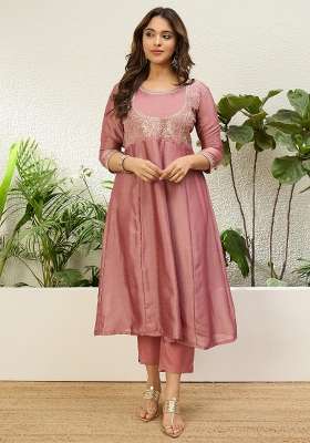 Baby Pink Embroidered Vichitra Kurta Set