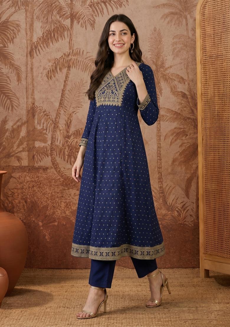 Blue Embroidery Silk Kurta Set - Indya