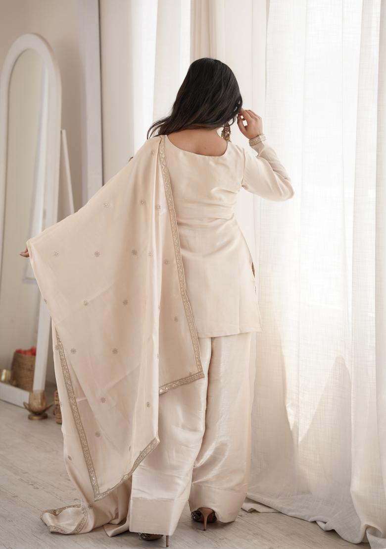Off White Embroidery Silk Kurta Set - Indya