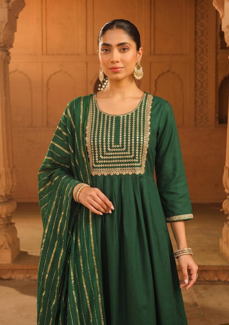 Dark Green Embroidery Silk Kurta Set - Indya