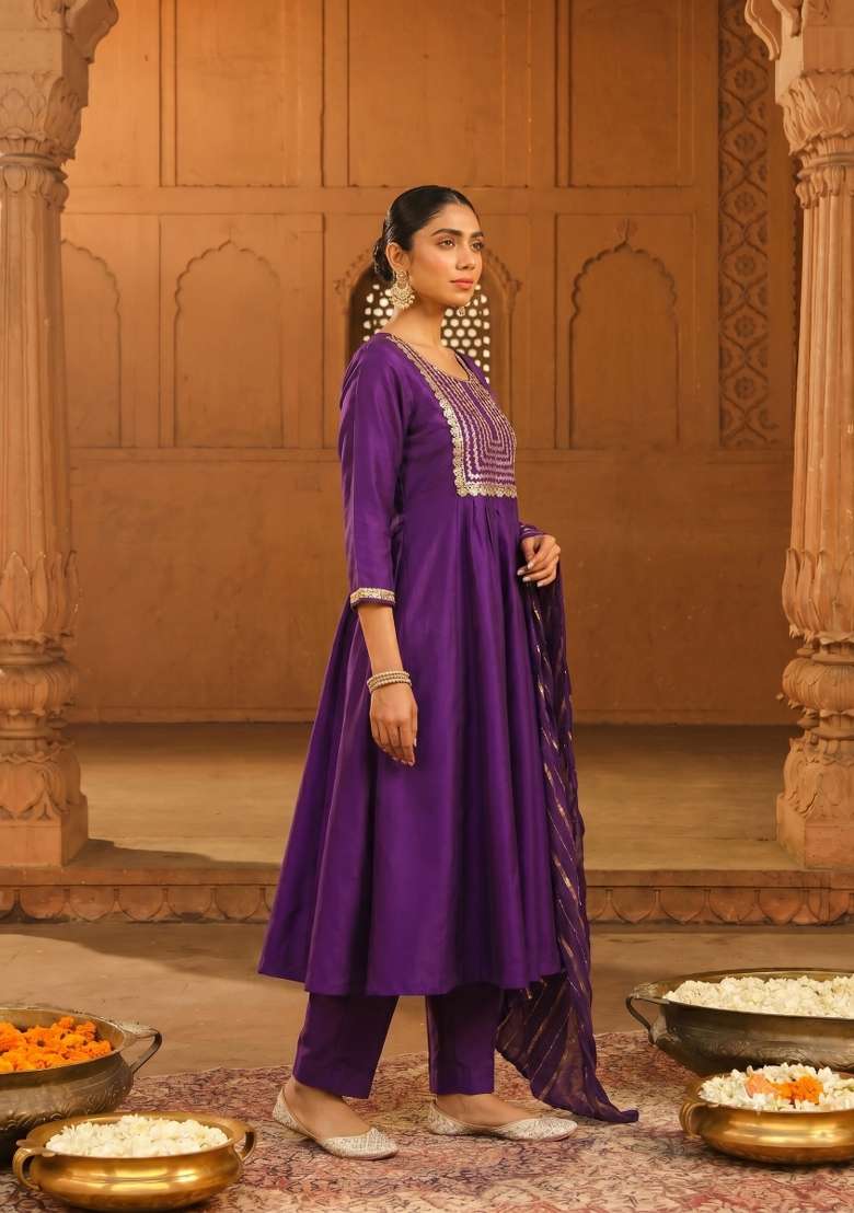 Violet Embroidery Silk Kurta Set - Indya