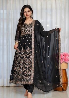 Black Embroidery Faux Blooming Kurta Set