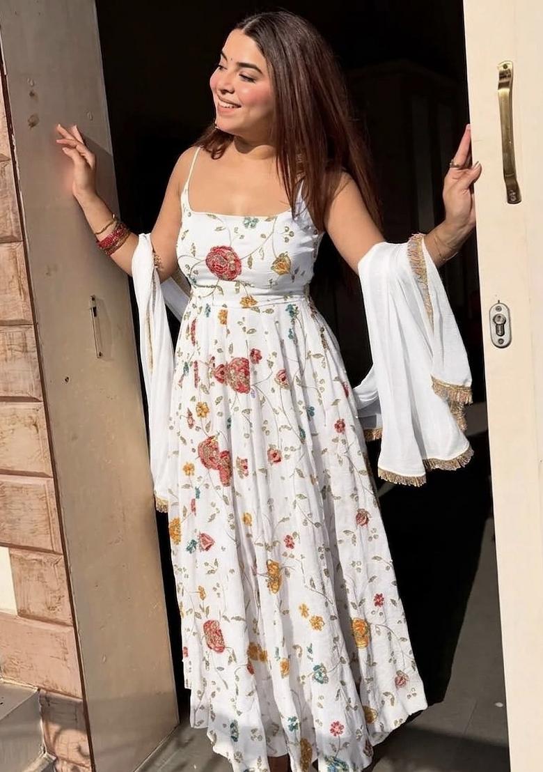 White Embroidery Silk Kurta Set - Indya
