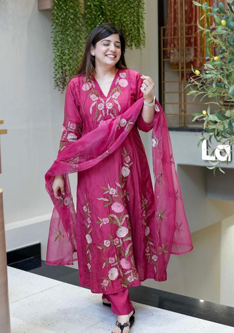 Peach Sequin Work Silk Kurta Set - Indya