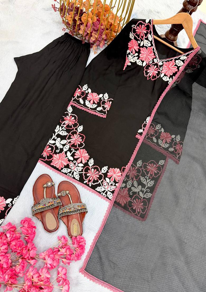 Black embroidered Rayon Kurta Set - Indya