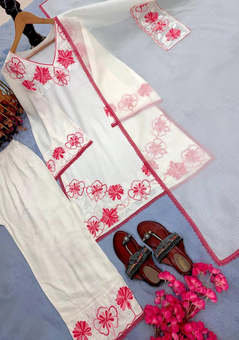 White embroidered Rayon Kurta Set - Indya