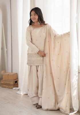 Cream embroidered Silk Kurta Set