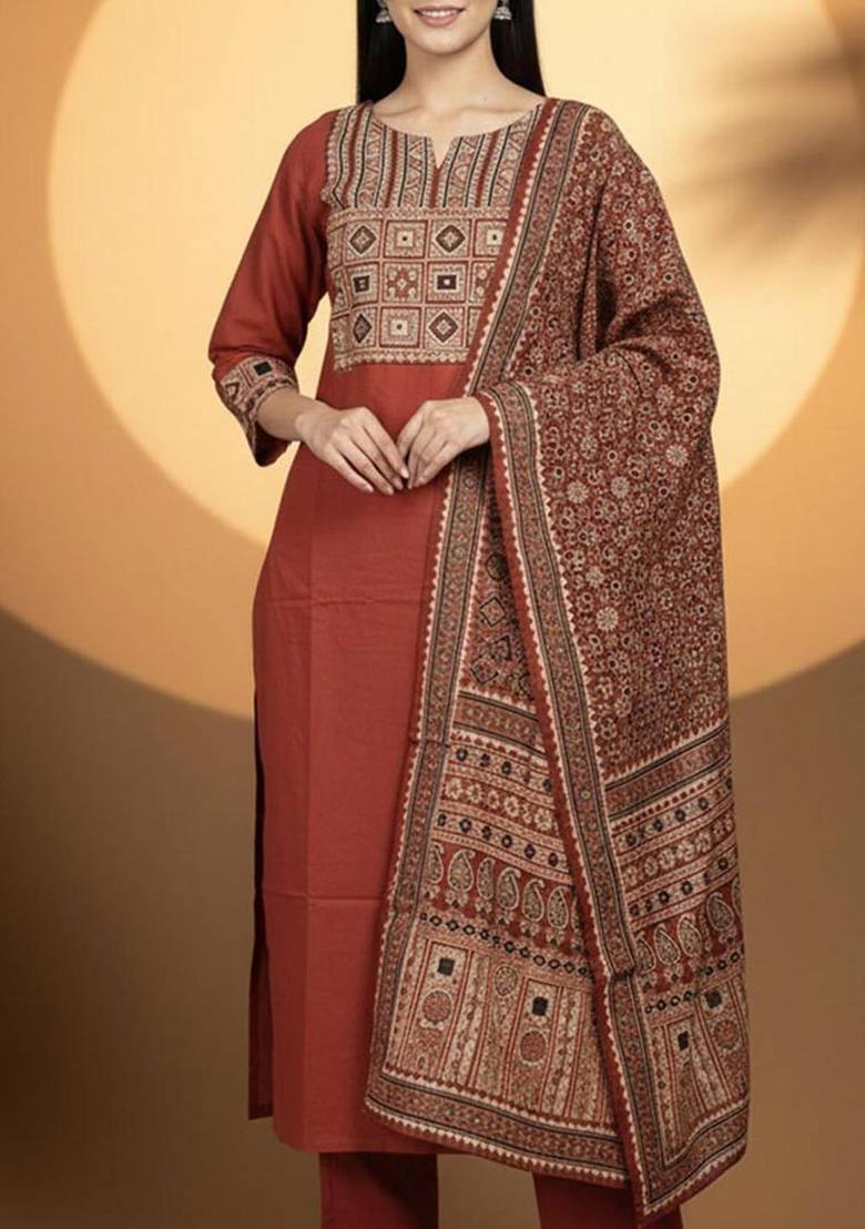 Red Embroidery Cotton Kurta Set - Indya