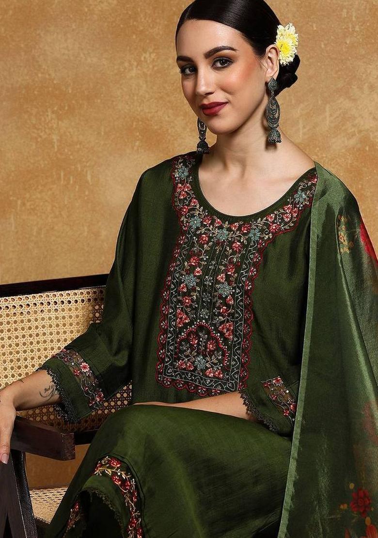 Green Thread Work Silk Kurta Set - Indya