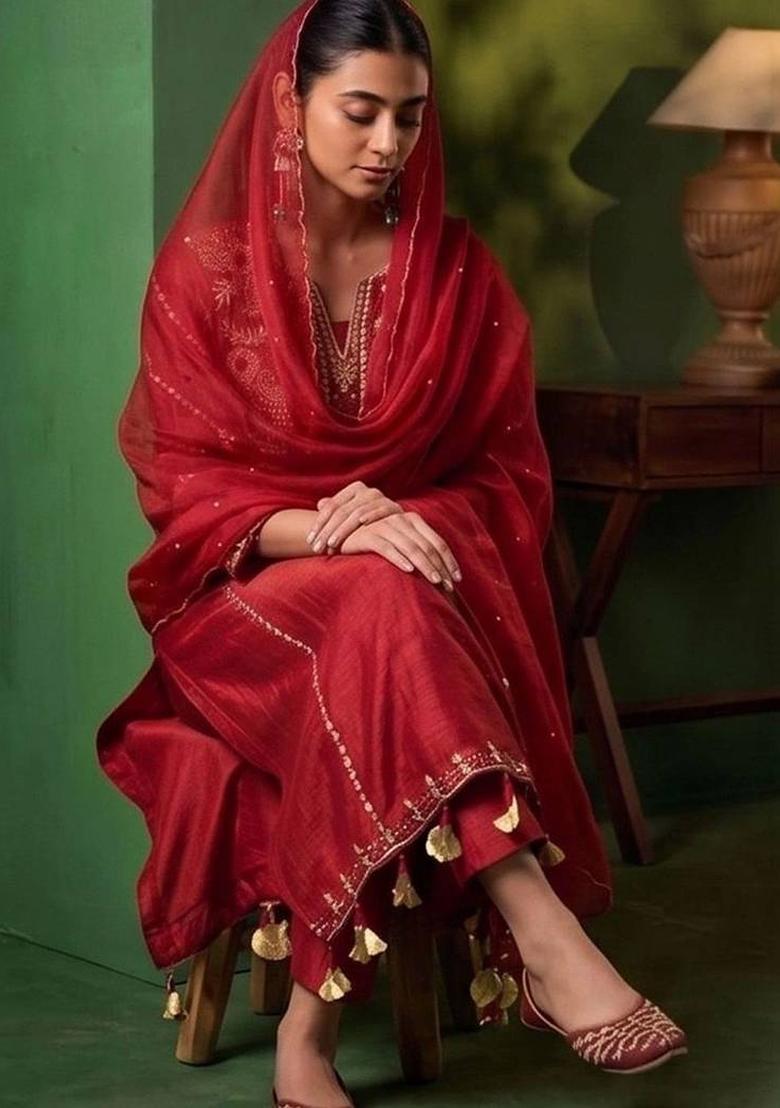 Red Embroidery Chanderi Kurta Set - Indya