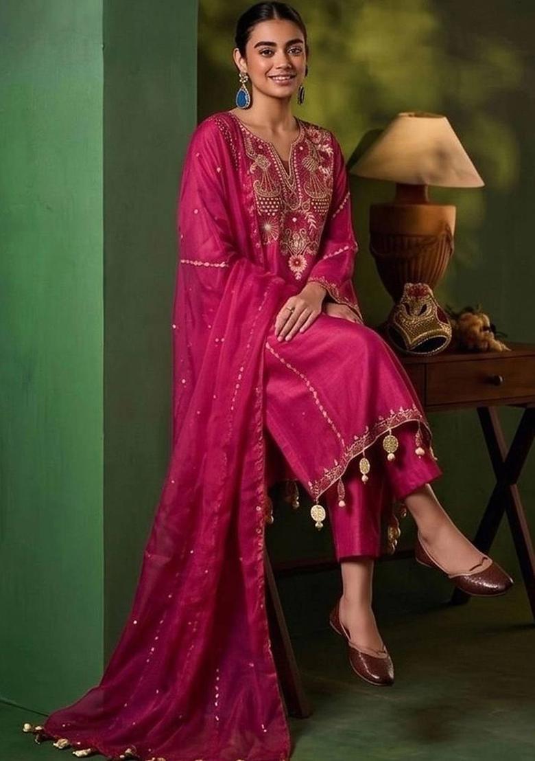 Pink Embroidery Chanderi Kurta Set - Indya
