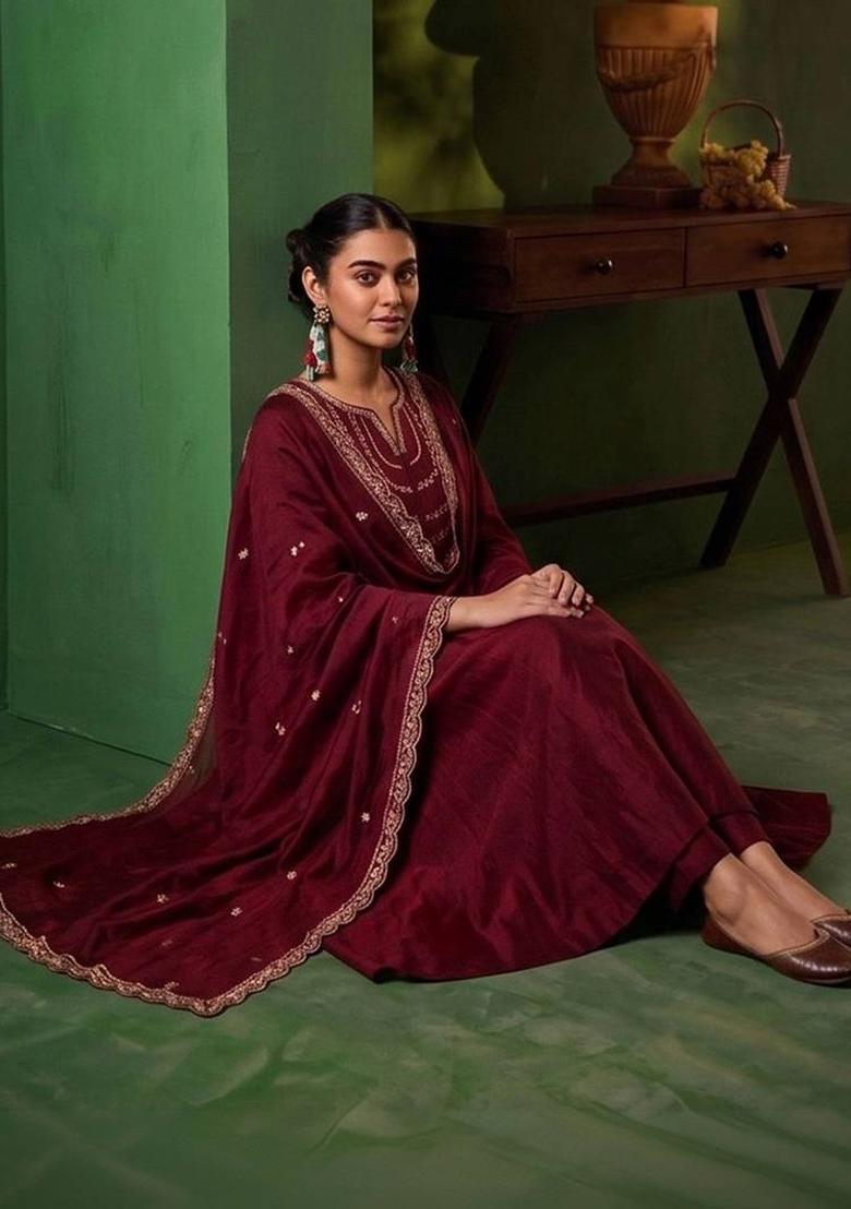 Red Embroidery Silk Kurta Set - Indya