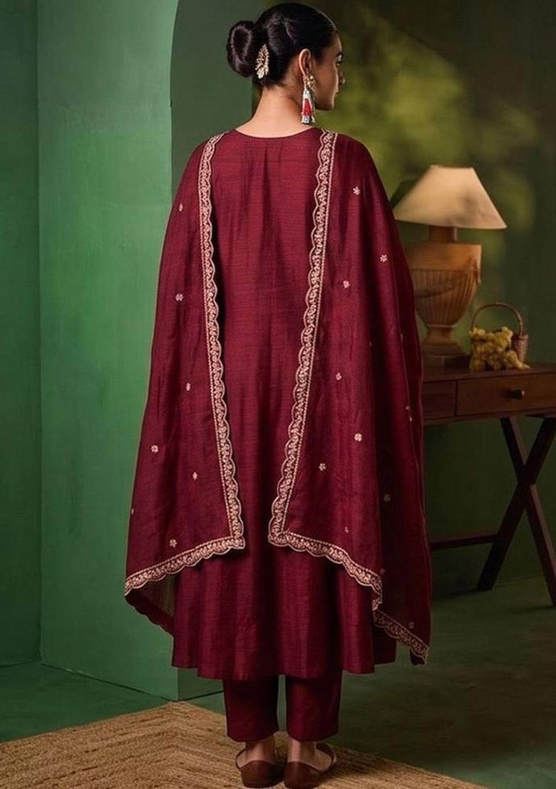 Red Embroidery Silk Kurta Set - Indya