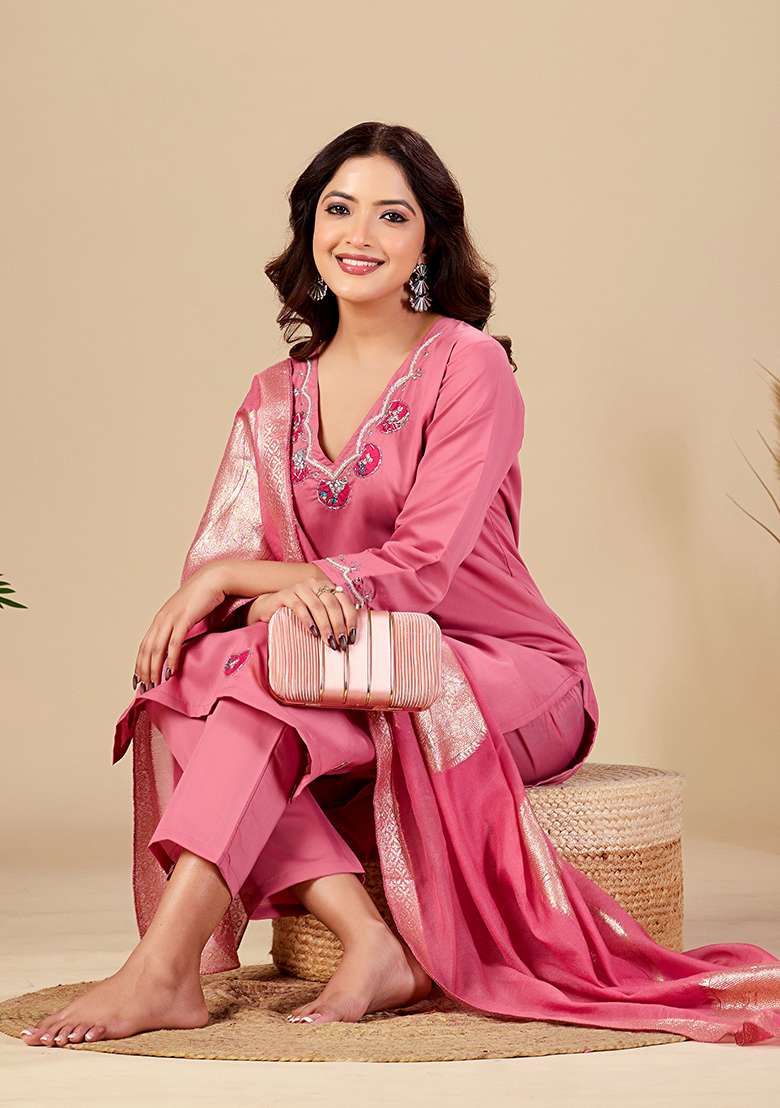 Pink Embroidery Roman Kurta Set - Indya