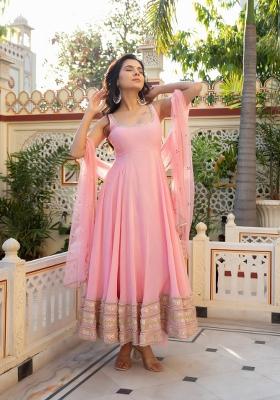 Pink Embroidery Crepe Kurta Set