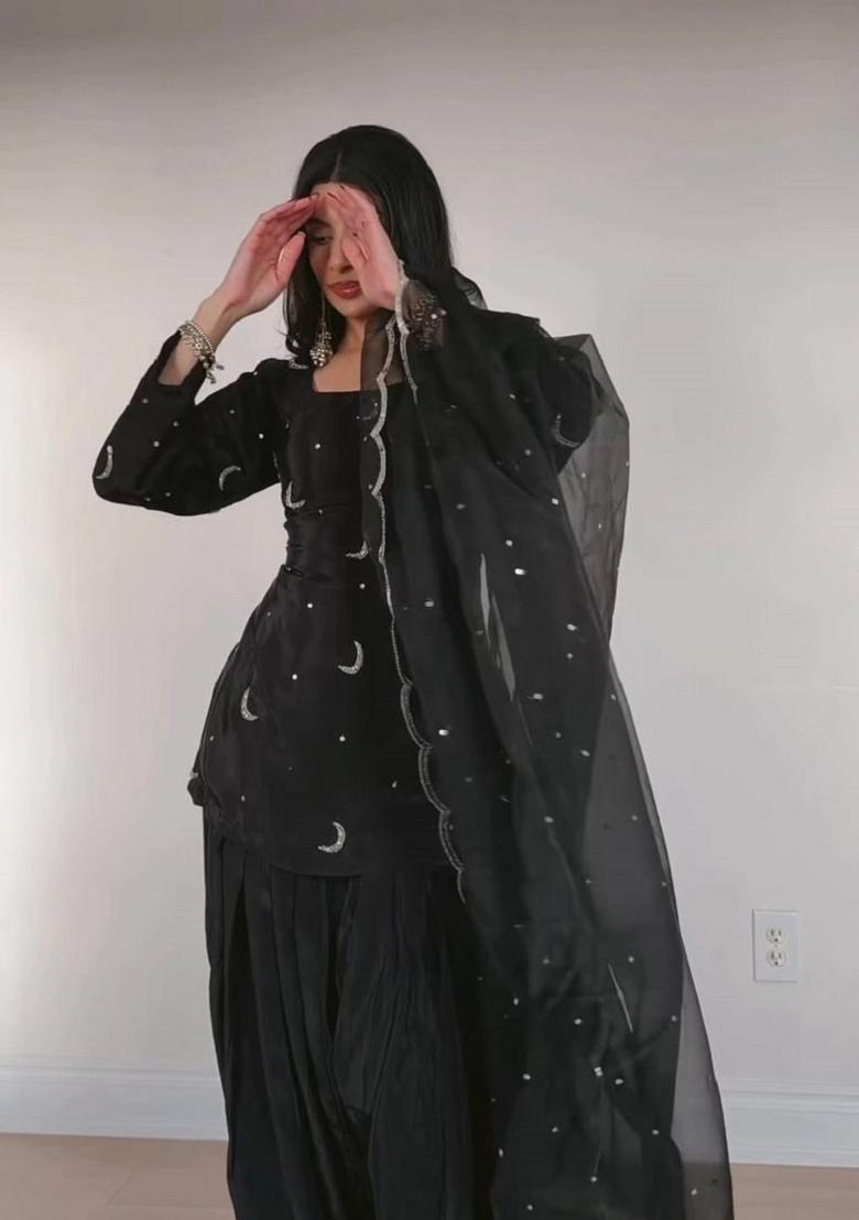 Black Embroidery Silk Kurta Set - Indya
