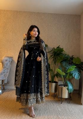 Black Embroidery Silk Gown Set