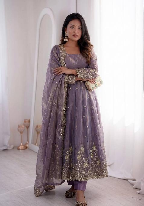 Lavender Embroidery Jacquard Gown Set