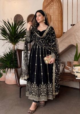 Black Embroidery Silk Gown Set