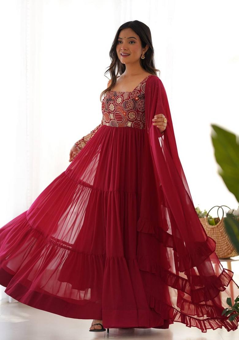 Red Thread Work Georgette Kurta Set - Indya