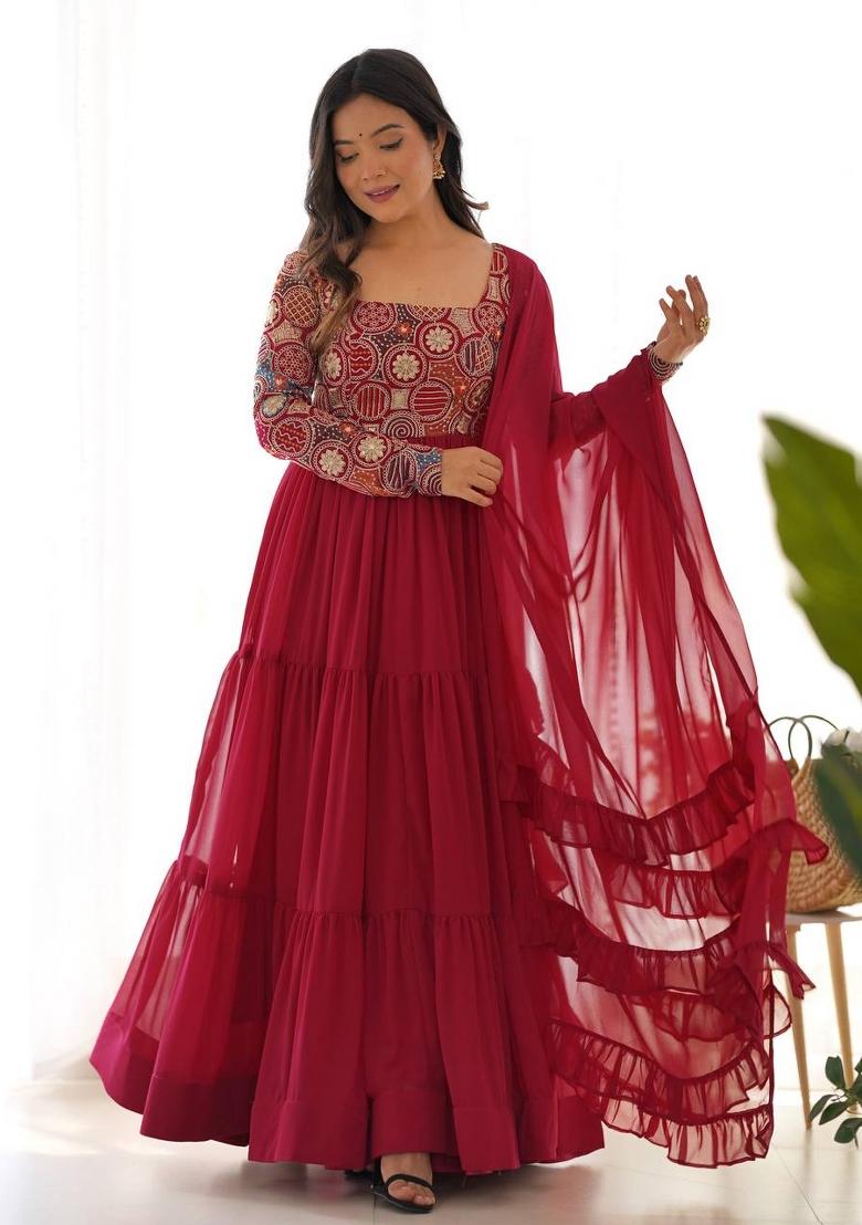 Red Thread Work Georgette Kurta Set - Indya