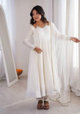 Off White Mirror Work Chanderi Kurta Set