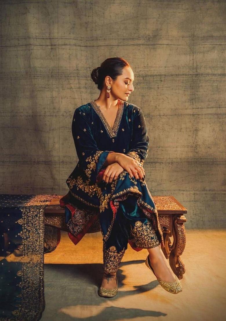 Teal Sequin Work Velvet Kurta Set - Indya