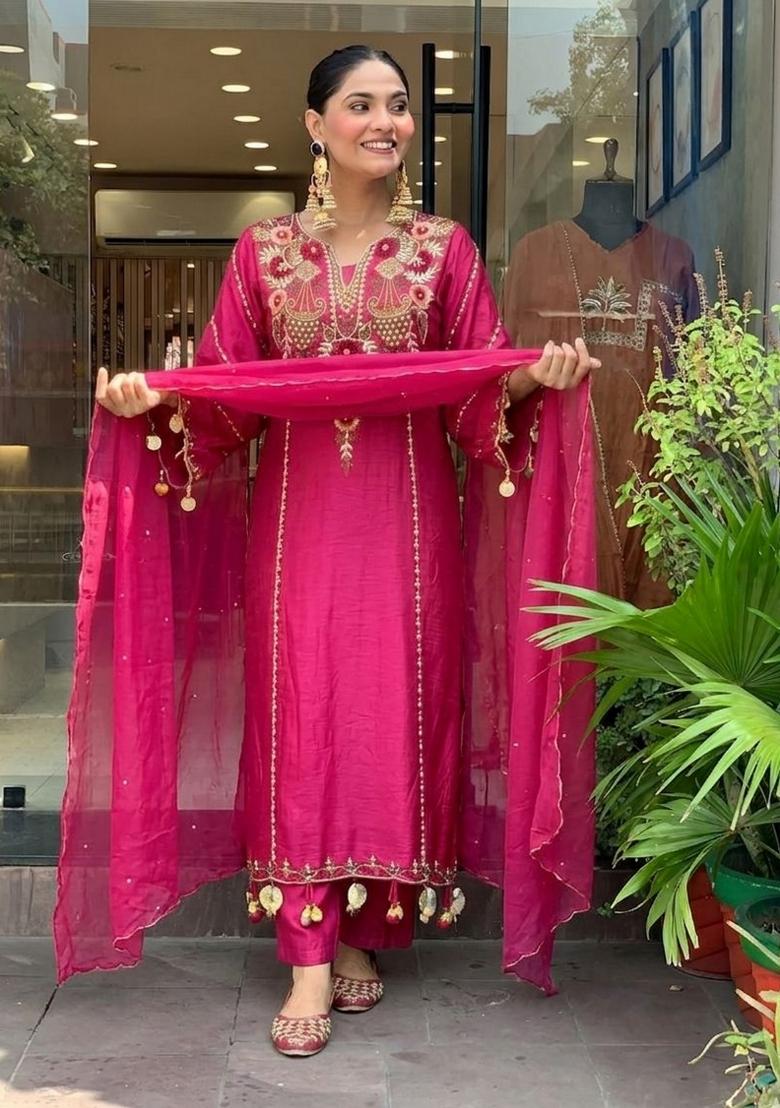 Pink Embroidery Chanderi Kurta Set - Indya