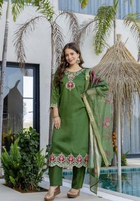 Green Embroidery Chanderi Kurta Set