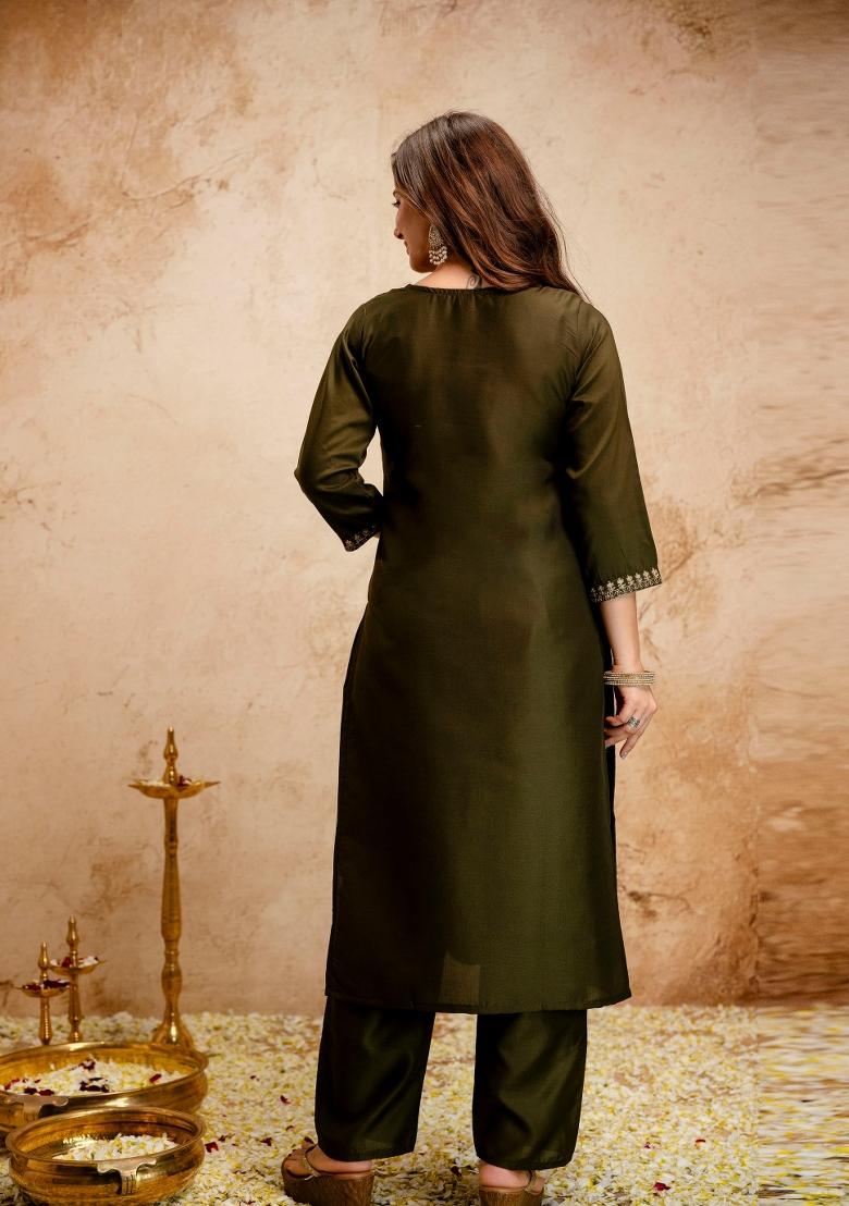 Green Embroidery Chanderi Kurta Set - Indya