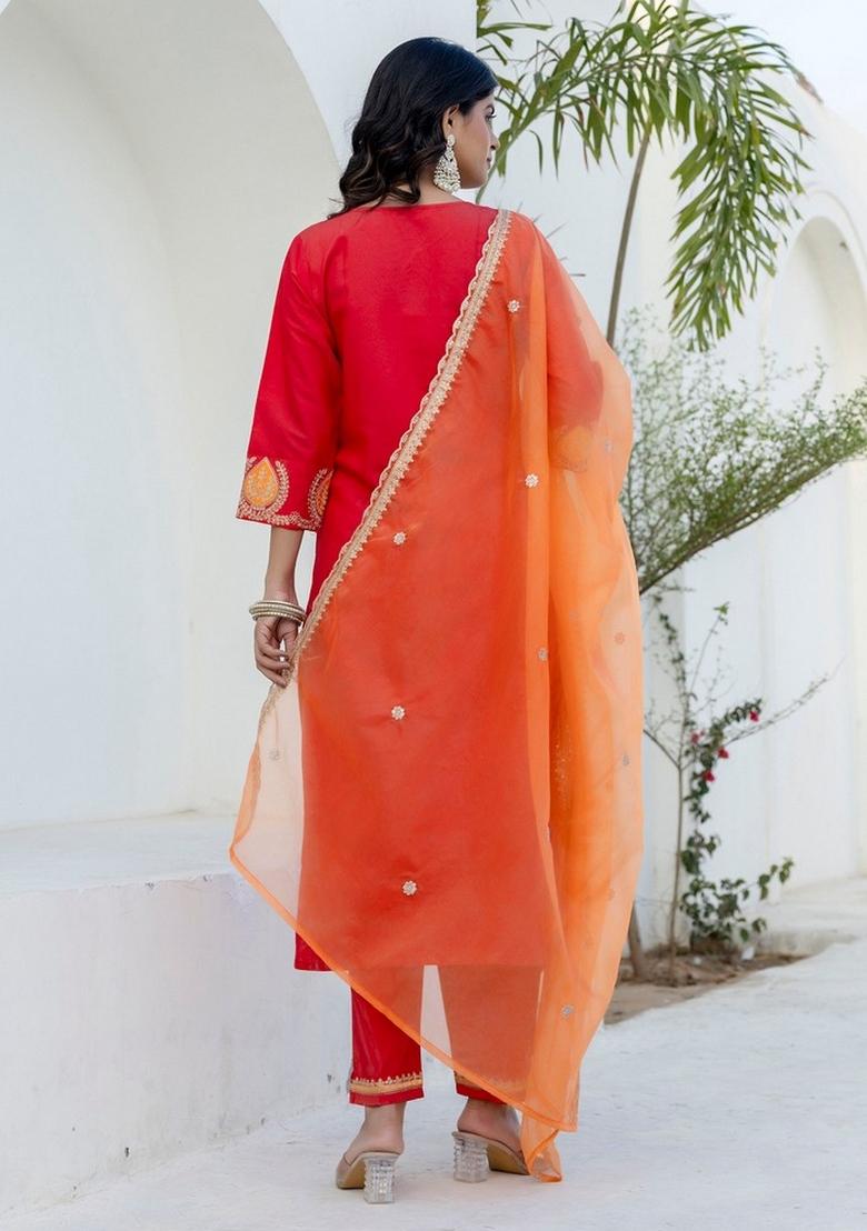 Pink Embroidery Viscose Kurta Set - Indya