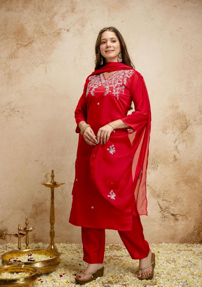 Red Embroidery Chanderi Kurta Set - Indya