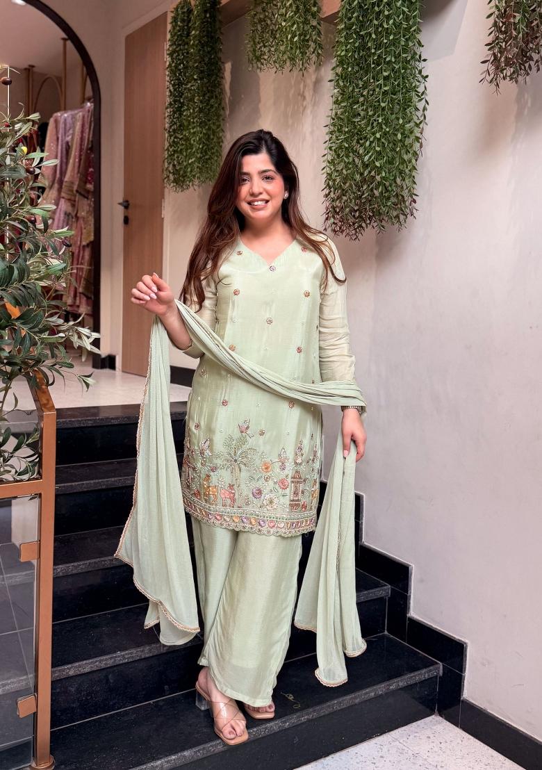 Green Embroidery Crepe Kurta Set - Indya