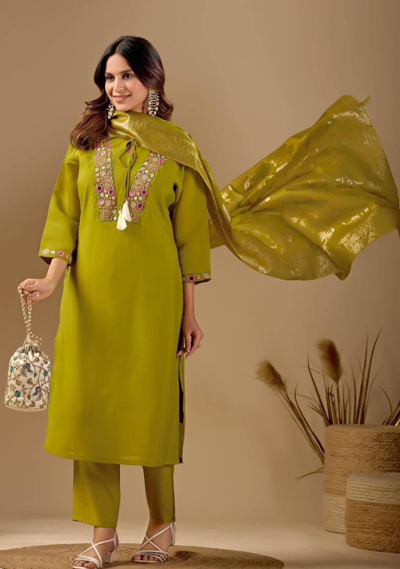 Green Embroidery Chanderi Kurta Set - Indya