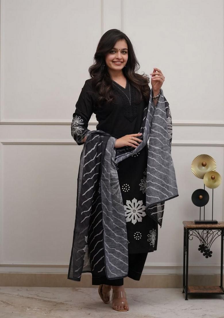Black Embroidery Rayon Kurta Set - Indya