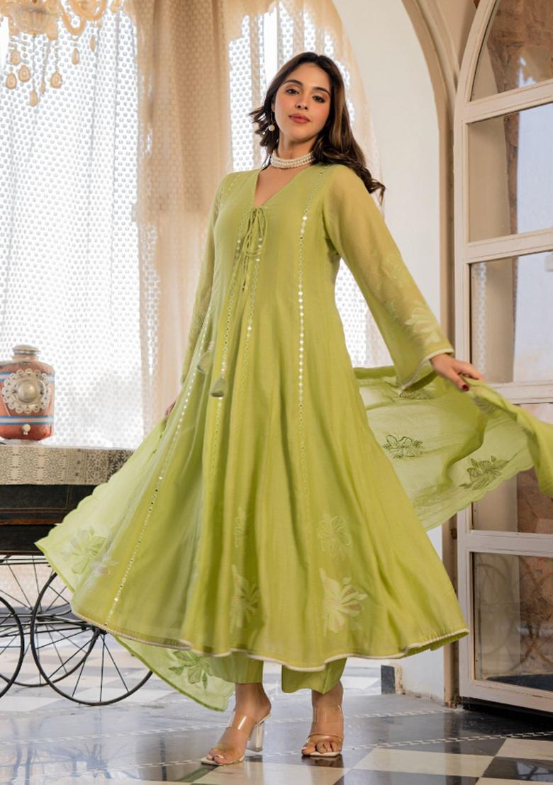 Green Embroidery Chanderi Kurta Set - Indya