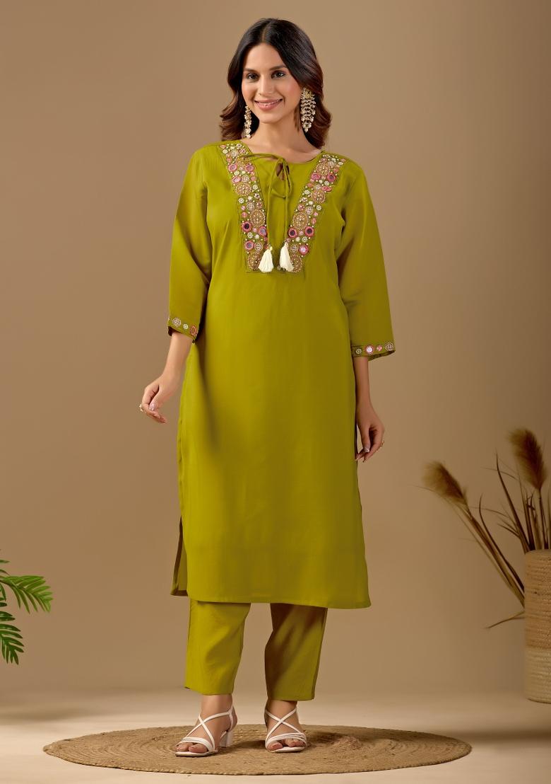 Green Embroidered Chanderi Kurta Set - Indya