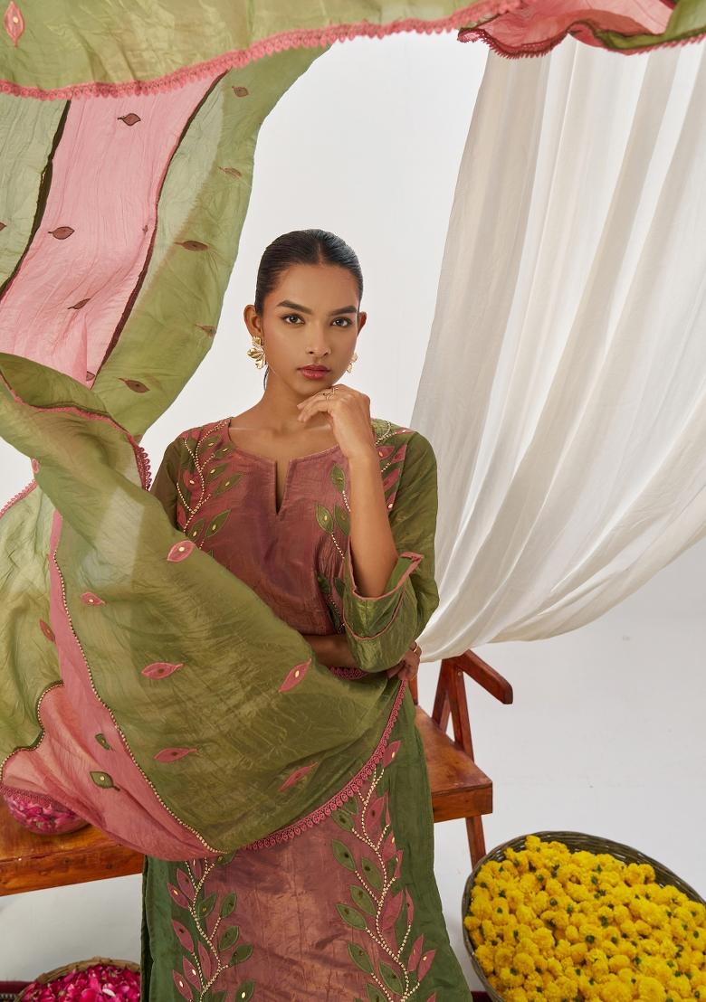 Green And Pink Embroidered Crushed Kurta Set - Indya