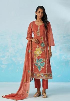 Dusty Pink Embroidered Crushed Kurta Set