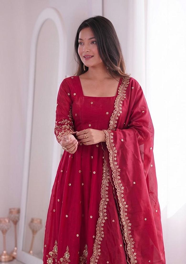 Red Sequin Work Silk Kurta Set - Indya