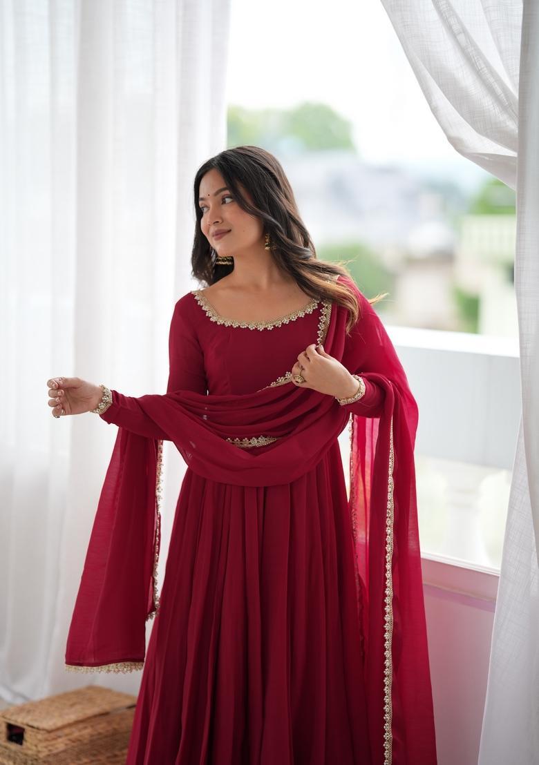 Maroon Embroidered Mul Chanderi Kurta Set - Indya