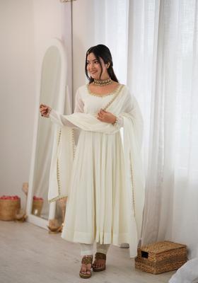 White Embroidered Mul Chanderi Kurta Set