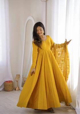 Yellow Embroidered Chanderi Kurta Set