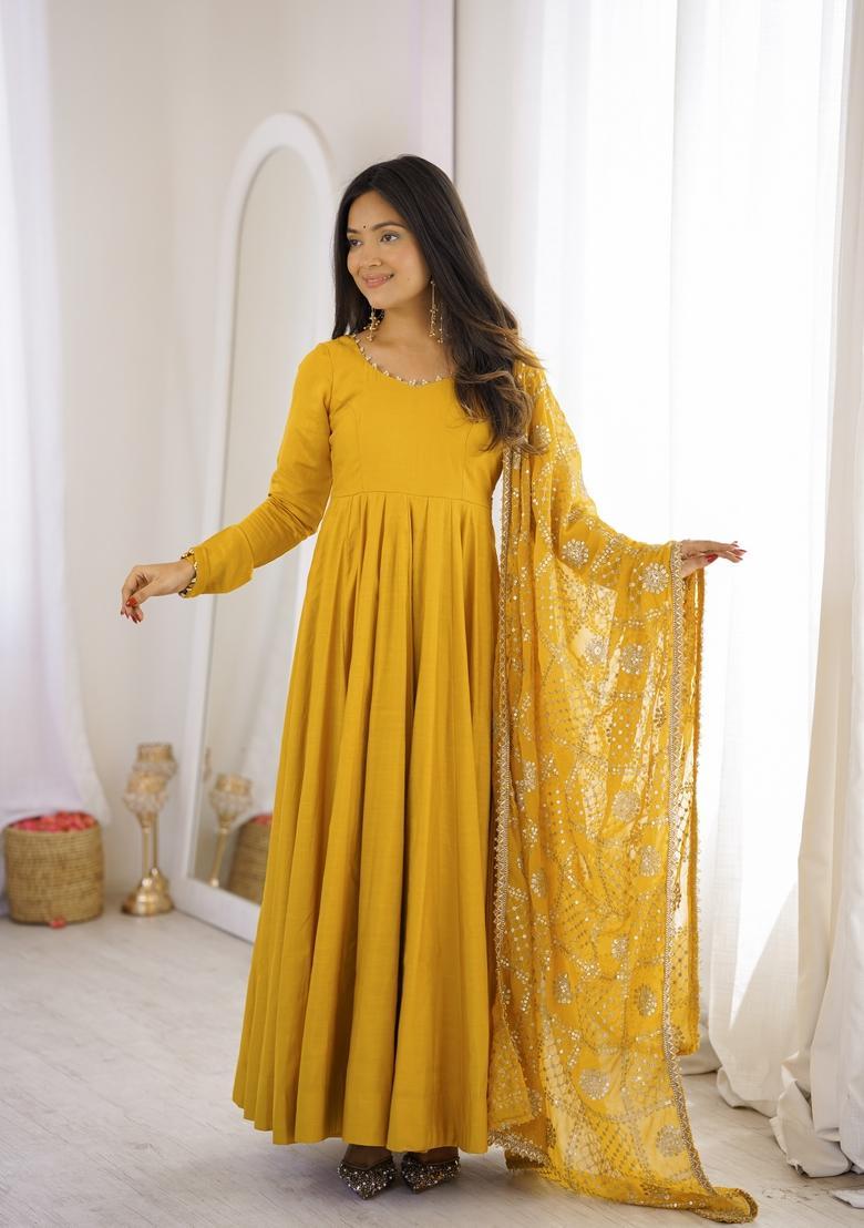 Yellow Embroidered Chanderi Kurta Set - Indya