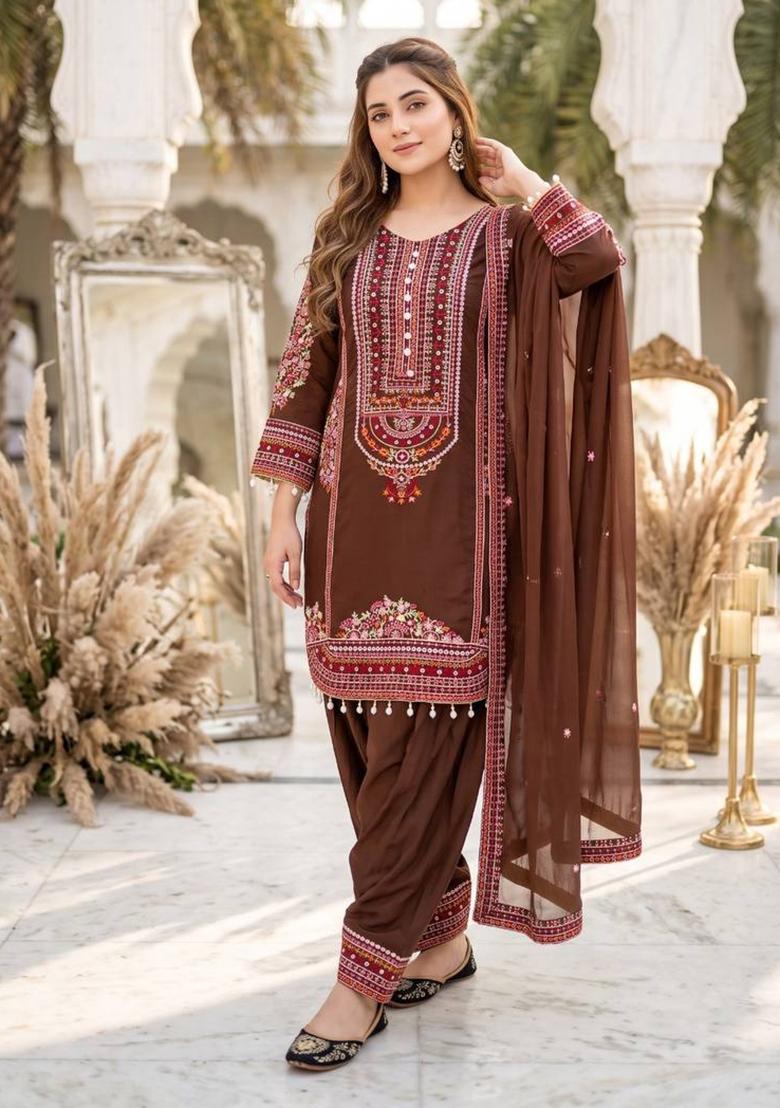 Brown Embroidered Chanderi&nbsp; Kurta Set - Indya