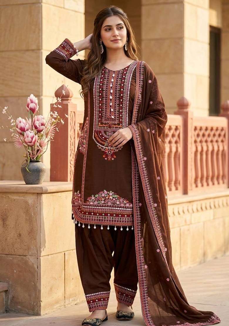 Brown Embroidered Chanderi&nbsp; Kurta Set - Indya