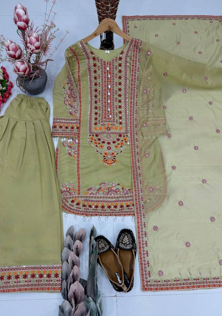 Pista Embroidered Chanderi&nbsp; Kurta Set - Indya