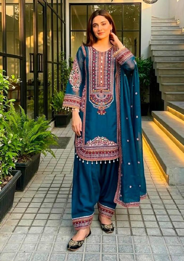 Sky Blue Embroidered Chanderi&nbsp; Kurta Set - Indya