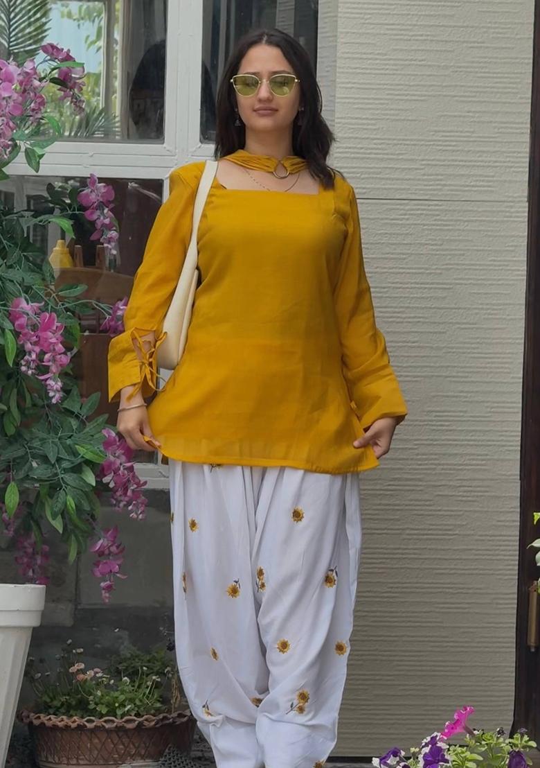 Yellow Embroidered Cotton Kurta Set - Indya