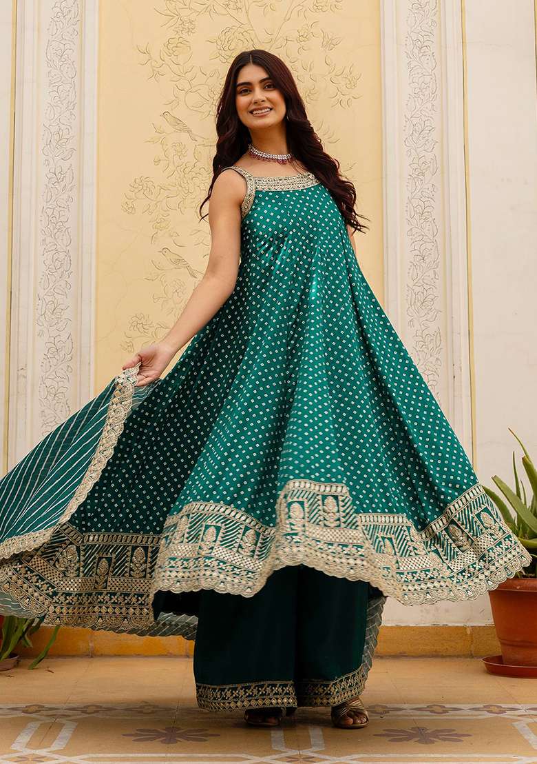 Green Embroidery Cotton Gown Set - Indya